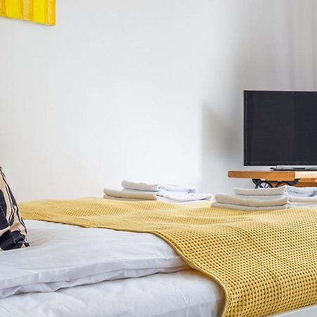 Rent Like Home - Wilcza 22A Варшава Екстер'єр фото