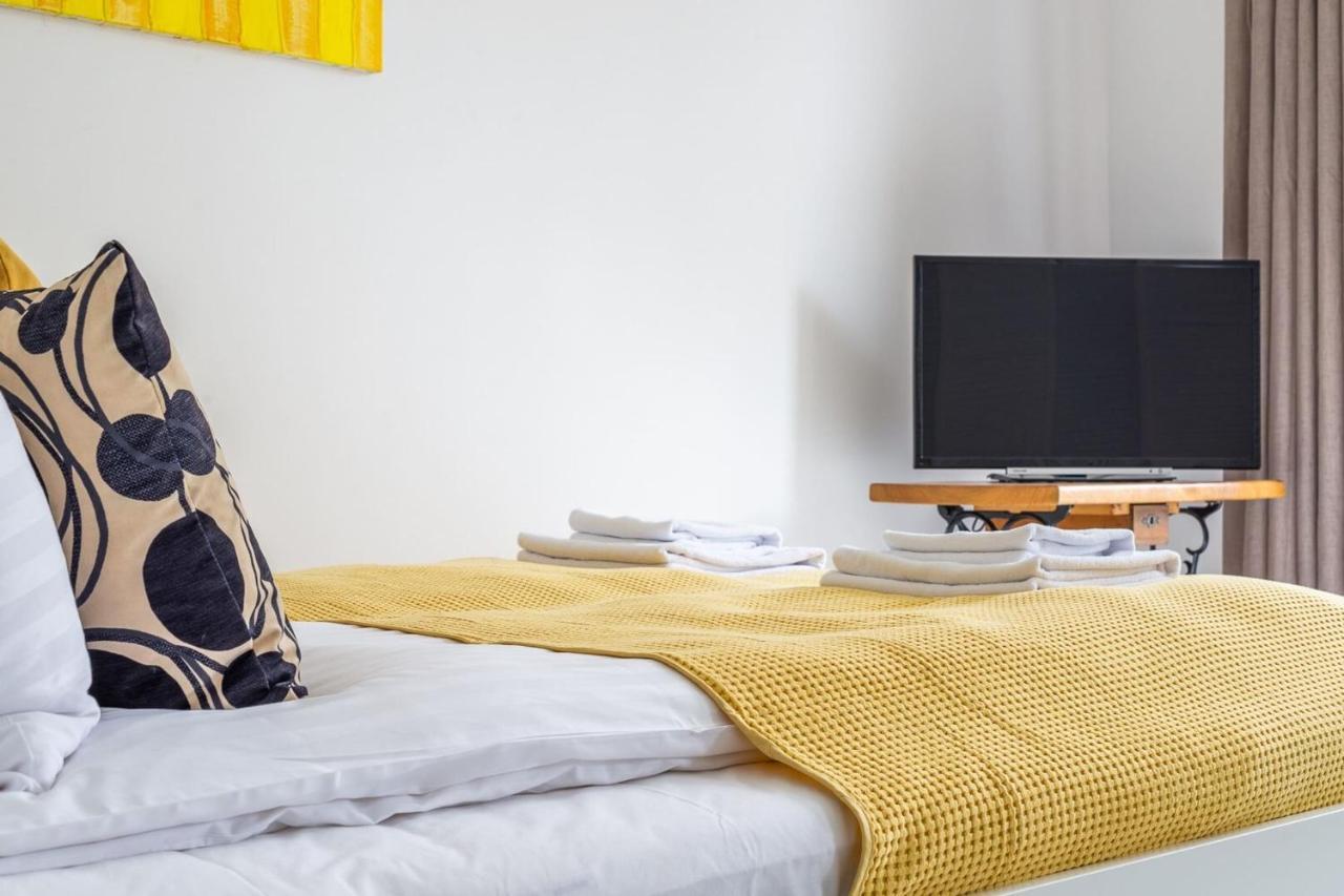 Rent Like Home - Wilcza 22A Варшава Екстер'єр фото
